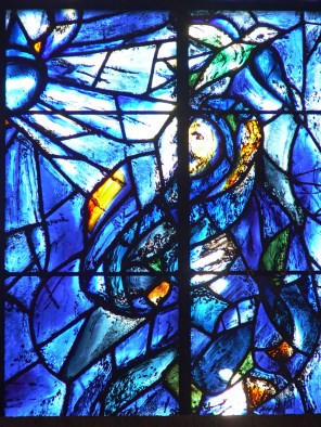 아브라함_by Marc Chagall_photo by Walwyn_in the Cathedral of Our Lady of Reims in Reims_France.jpg